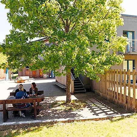 Hotel Youth Lultzhausen *